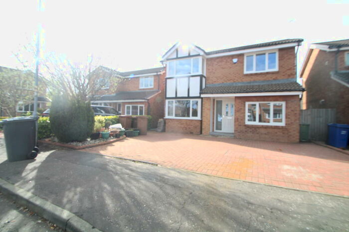 4 Bedroom House To Rent In Fischer Gardens, Paisley, PA1