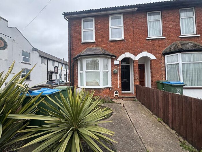 3 Bedroom House To Rent In Bicester Road, Aylesbury, HP19