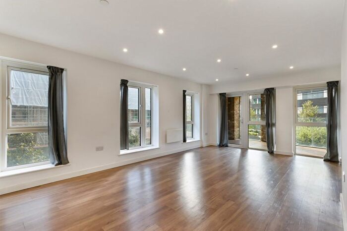 2 Bedroom Flat To Rent In Bower House, Hendon, London, NW9