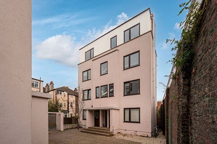 3 Bedroom Terraced House To Rent In Sirdar Road, Tooting, Mitcham, CR4