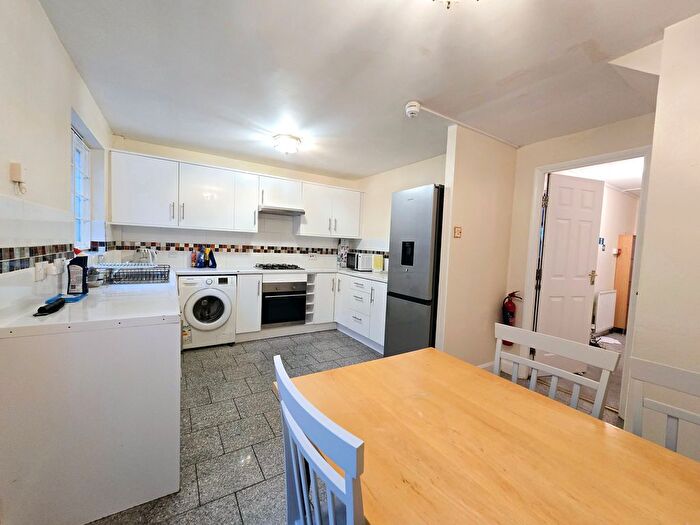 5 Bedroom Terraced House To Rent In Keats Close, Bermondsey, SE1