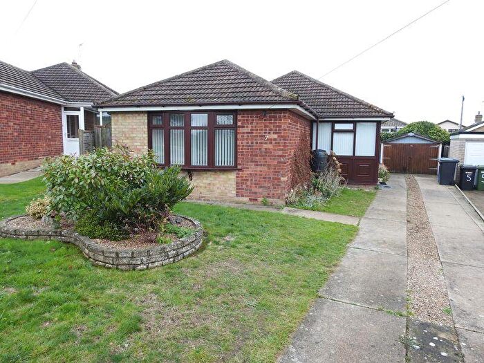 2 Bedroom Detached Bungalow To Rent In Dedham Drive, Lowestoft, NR32