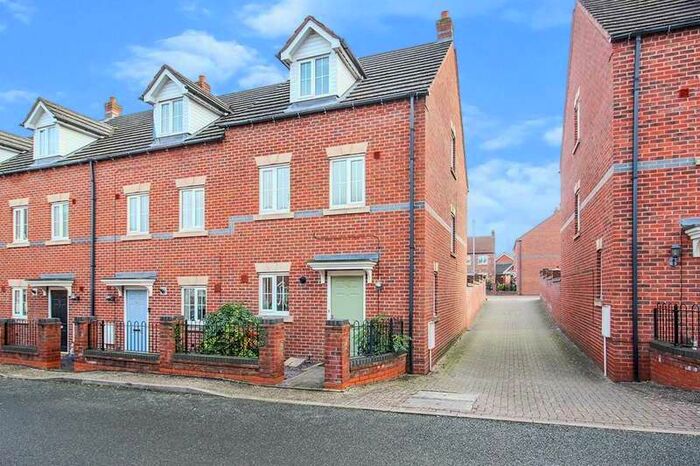 3 Bedroom Semi-Detached House To Rent In Pooler Close, Wellington, Telford, TF1