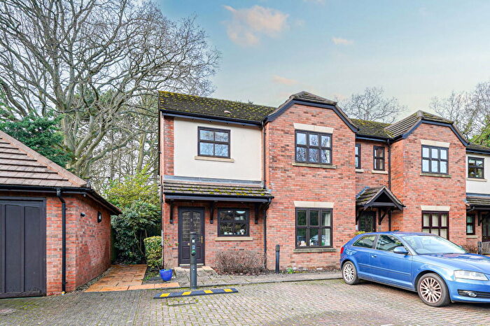2 Bedroom Flat For Sale In The Tudors, Lode Lane, Solihull, B91