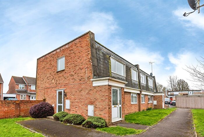 2 Bedroom Flat For Sale In Trent Road, Swindon, SN25