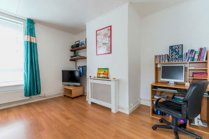 1 Bedroom Flat To Rent In Dog Kennel Hill Estate London, SE22