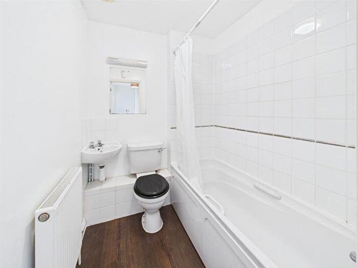 1 Bedroom Flat To Rent In Flat, Kingswood HouseTorrs ParkIlfracombe, EX34