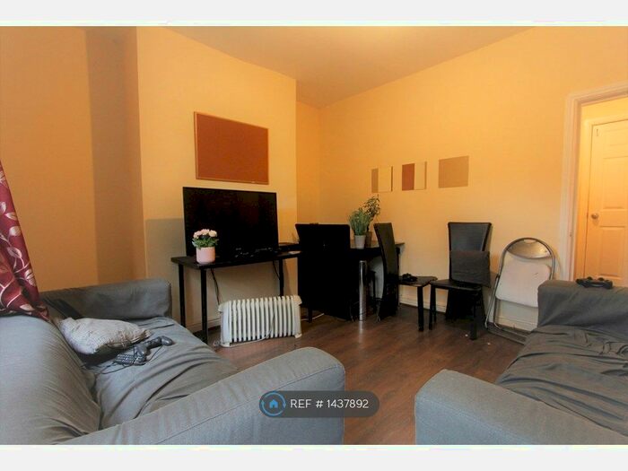 6 Bedroom Terraced House To Rent In Addington Road, Reading, RG1