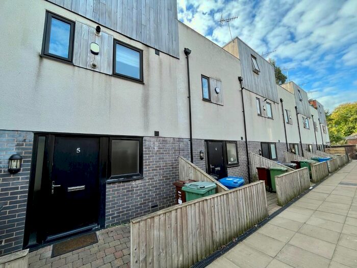 3 Bedroom Mews House To Rent In Albion Mews, Clifton Road, Prestwich, M25