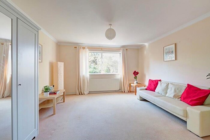 1 Bedroom Apartment To Rent In Rusham Road, SW12