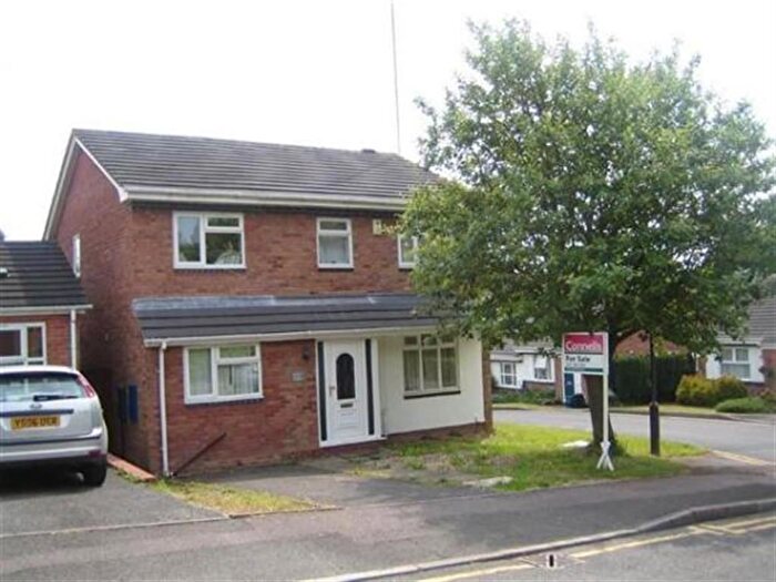 4 Bedroom Detached House To Rent In Humphrey Middlemore Drive, Birmingham, B17