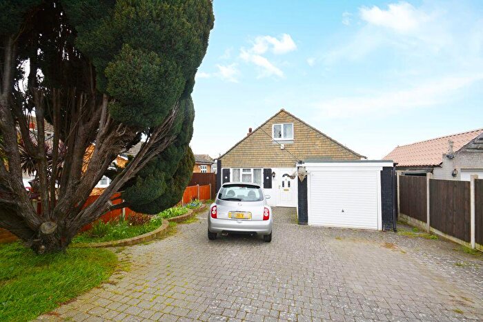 4 Bedroom Detached Bungalow For Sale In Sanspareil Avenue, Minster, ME12
