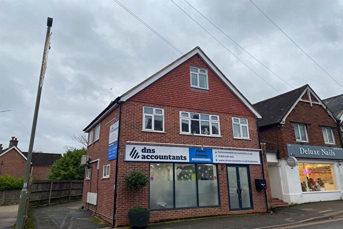 2 Bedroom Flat To Rent In Flat, Wey Hill, Haslemere, Surrey, GU27