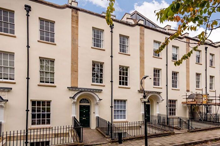 2 Bedroom Flat For Sale In Pro-Cathedral Lane, Clifton, Bristol, BS8