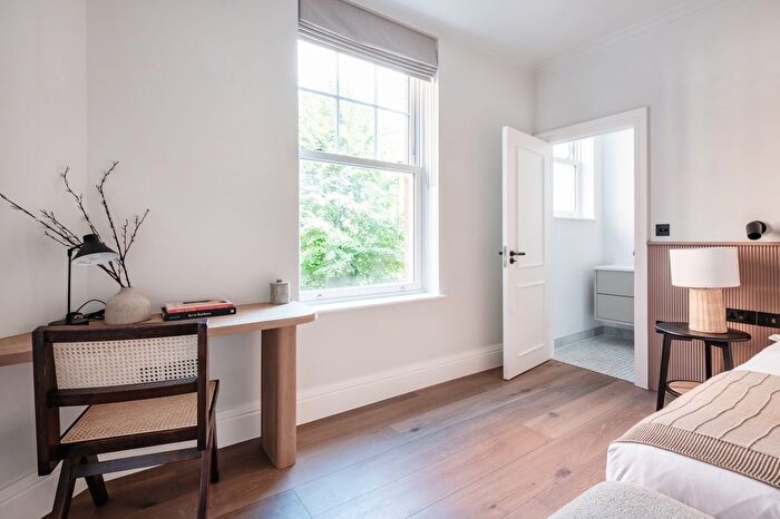 2 Bedroom Flat To Rent In Arundel Mansions, Kelvedon Road, London, SW6