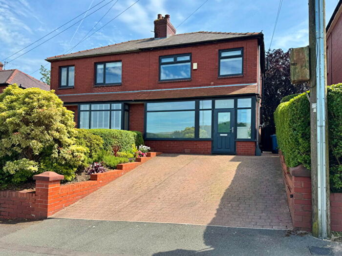 3 Bedroom Semi-Detached House For Sale In Wall Hill Road, Dobcross, Saddleworth, OL3