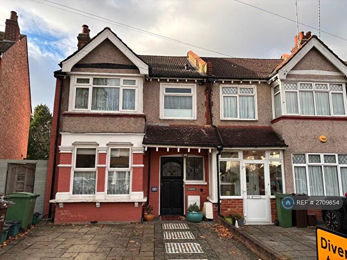2 Bedroom Maisonette To Rent In Warwick Road, Sutton, SM1