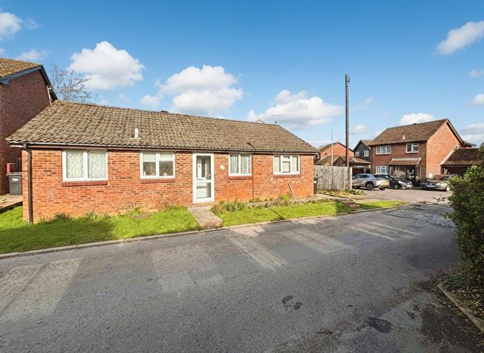 3 Bedroom Detached Bungalow For Sale In Pealsham Gardens, Fordingbridge, SP6