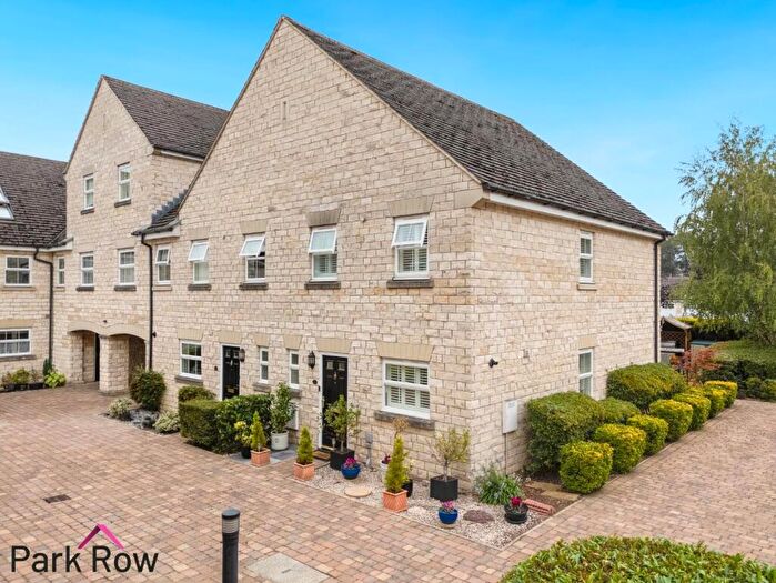 3 Bedroom Mews For Sale In Lakeside Approach, Barkston Ash, Tadcaster, LS24