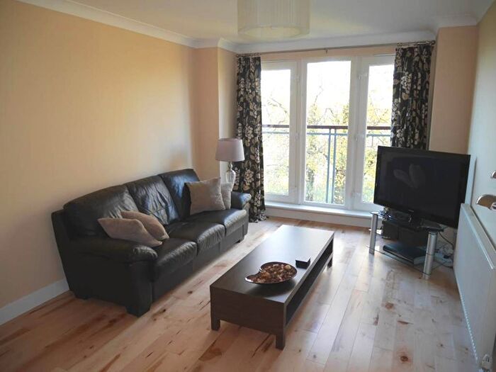 1 Bedroom Flat To Rent In Barnton Grove, Edinburgh, EH4