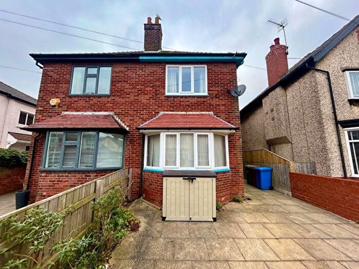3 Bedroom Semi-Detached House To Rent In Bed Semi-Detached House, St. James Road, Bridlington, YO15