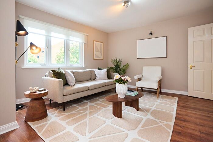 2 Bedroom Apartment For Sale In Mellish Street, London, Greater London, E14