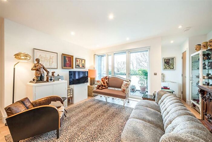 2 Bedroom Flat For Sale In Sidney Road, Stockwell, SW9