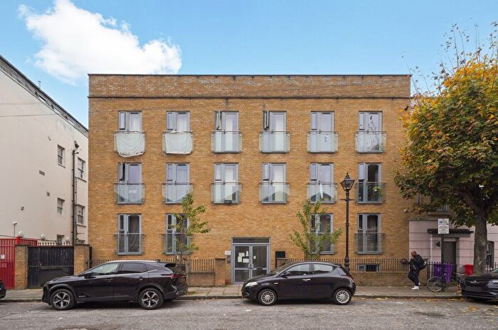 1 Bedroom Flat To Rent In Platinum Court, Cephas Avenue, Stepney Green, E1