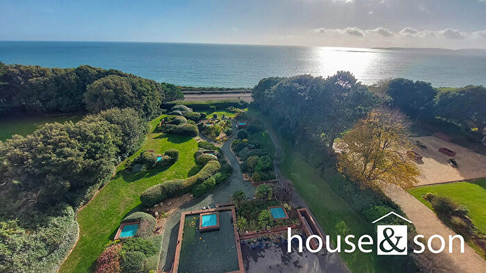 2 Bedroom Apartment For Sale In Solent Pines, Manor Road, East Cliff, Bournemouth, BH1