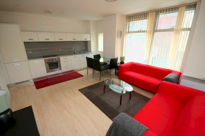 2 Bedroom Apartment To Rent In Great Northern Tower, Watson Street Manchester, M3