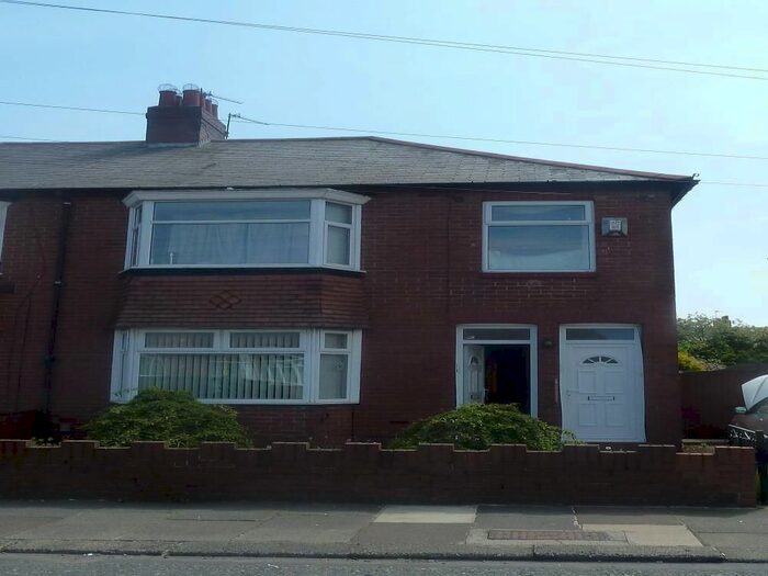 3 Bedroom Flat To Rent In Debdon Gardens, Newcastle Upon Tyne, Tyne And Wear, NE6