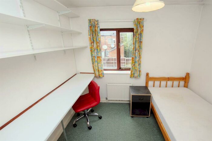 4 Bedroom House To Rent In Keneggy Mews, Birmingham, B29