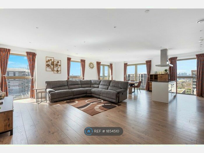 3 Bedroom Flat To Rent In Tiller House, London, E6