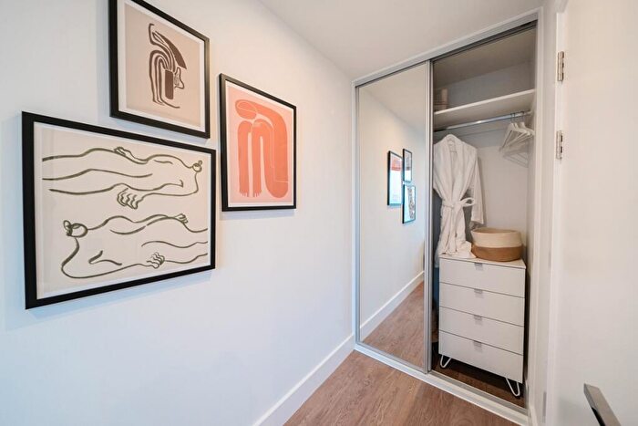 2 Bedroom Apartment To Rent In Uncle Leeds, Whitehall Leeds, LS12