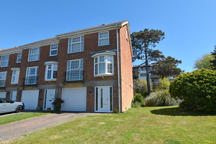 4 Bedroom End Of Terrace House For Sale In Fisher Close, Hythe, CT21