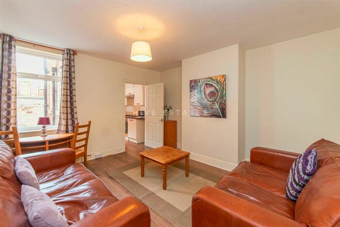 2 Bedroom Flat To Rent In Chillingham Road, Heaton, Newcastle Upon Tyne, NE6