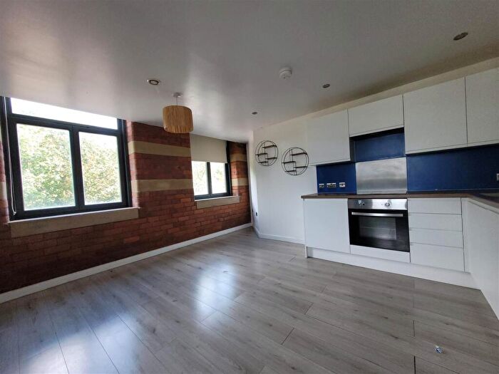 2 Bedroom Flat For Sale In Conditioning House, Cape Street, Bradford, BD1