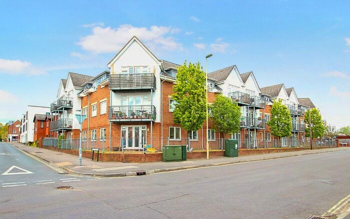 2 Bedroom Flat To Rent In Old Dairy Close, Fleet GU51