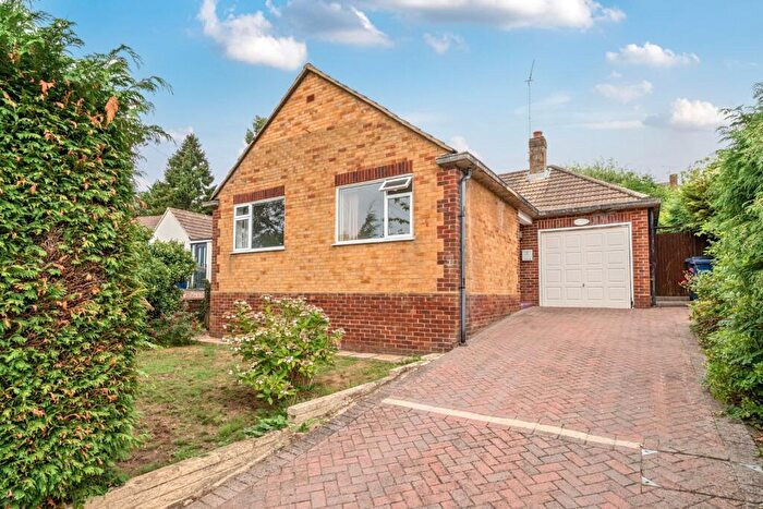 2 Bedroom Bungalow For Sale In Farnham Park Close, Farnham, Surrey, GU9