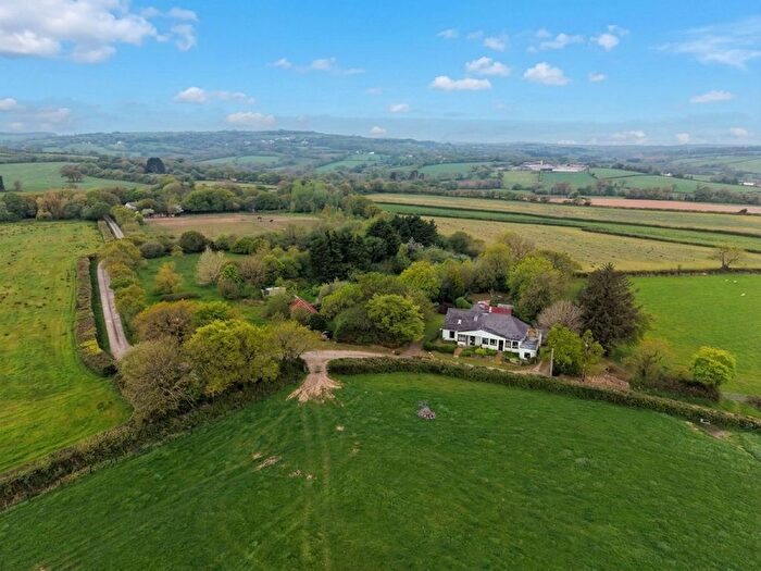 6 Bedroom Property For Sale In Tremaine, Launceston, PL15