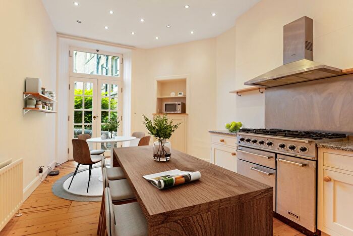 2 Bedroom Flat For Sale In Findhorn Place, Grange, Edinburgh, EH9