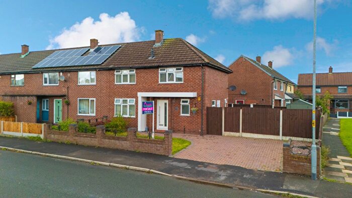 3 Bedroom End Terrace House For Sale In Pennine Lane, Golborne, Warrington, Cheshire, WA3