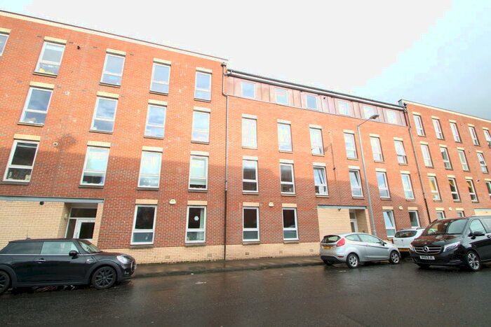 2 Bedroom Apartment To Rent In McPhail Street, Glasgow, G40
