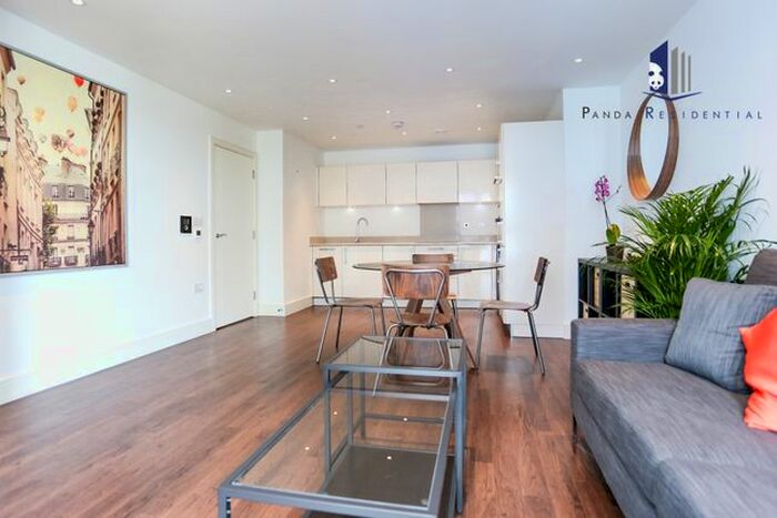 2 Bedroom Flat To Rent In Queensland Road, London, N7