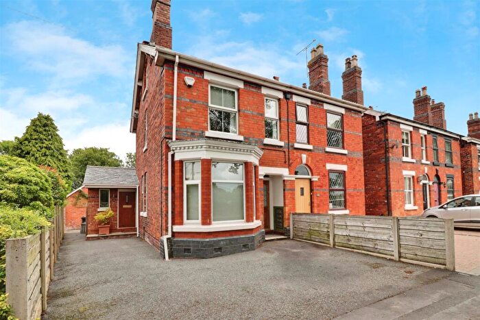 3 Bedroom Semi-Detached House For Sale In Manor Road, Sandbach, CW11