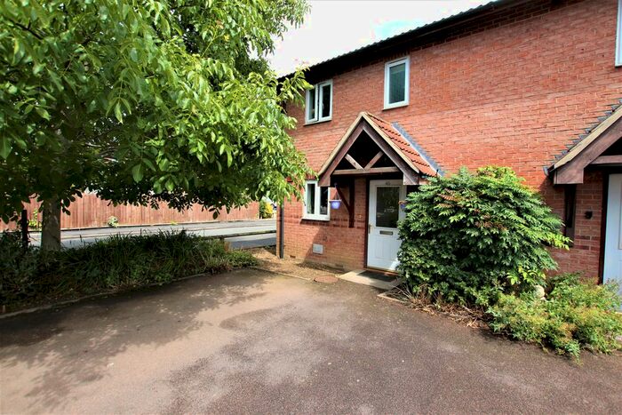 2 Bedroom Semi-Detached House For Sale In St Andrews Drive, Saxilby, LN1