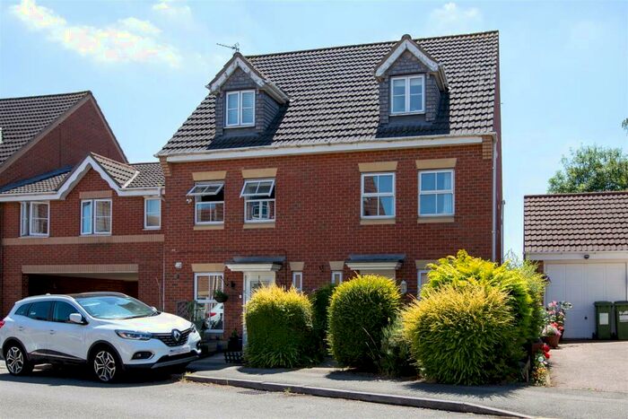 3 Bedroom Semi-Detached House To Rent In Marshall Close, Braunstone, LE3