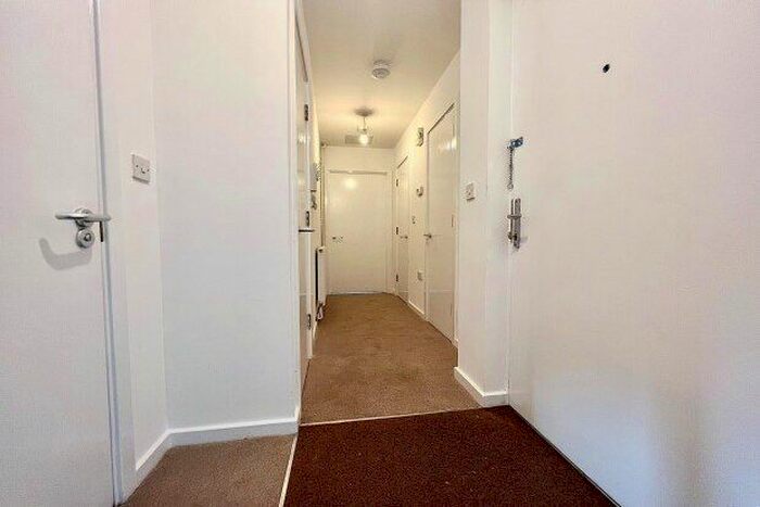 1 Bedroom Flat To Rent In Axe Street, Barking, IG11