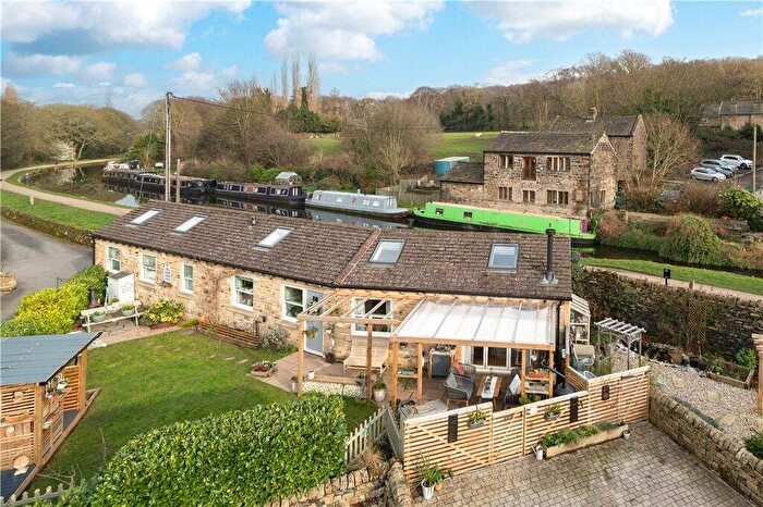 2 Bedroom Bungalow For Sale In Tomlin Well Lane, Apperley Bridge, Bradford, West Yorkshire, BD10