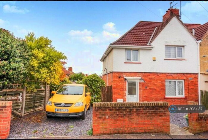 3 Bedroom Semi-Detached House To Rent In Galway Road, Bristol, BS4
